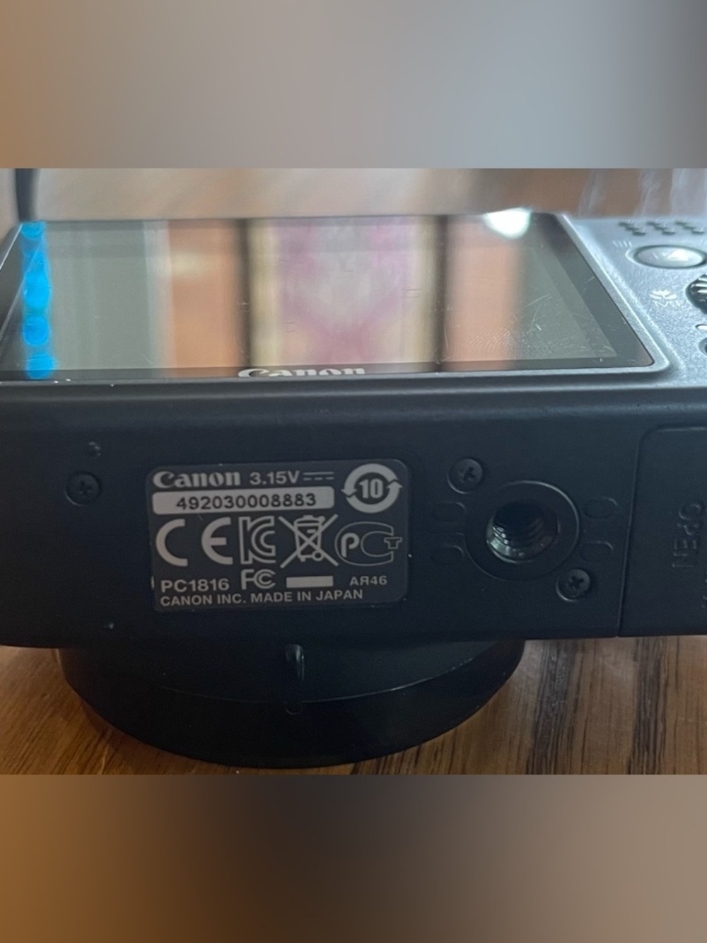 Canon Compact Digital Camera in Black with Carry Case - Picture 6 of 15